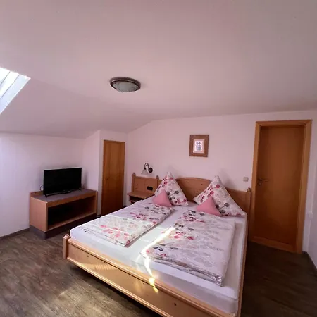 Gaestehaus-pension Keiss Guest house Hopferau